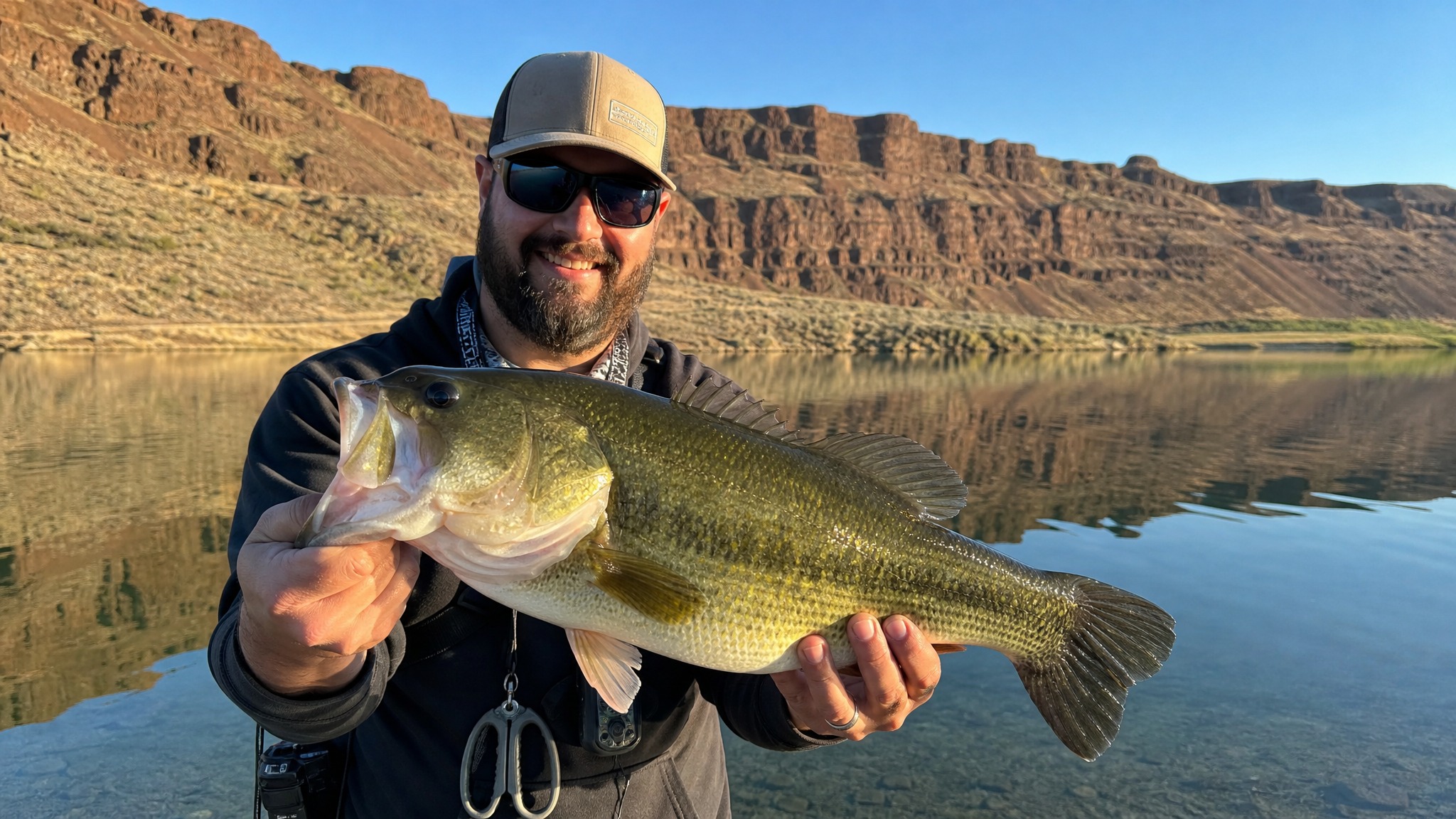 Owyhee Reservoir Fall Bass Fishing: Largemouth and Smallmouth Tactics for Eastern Oregon's Desert Impoundment